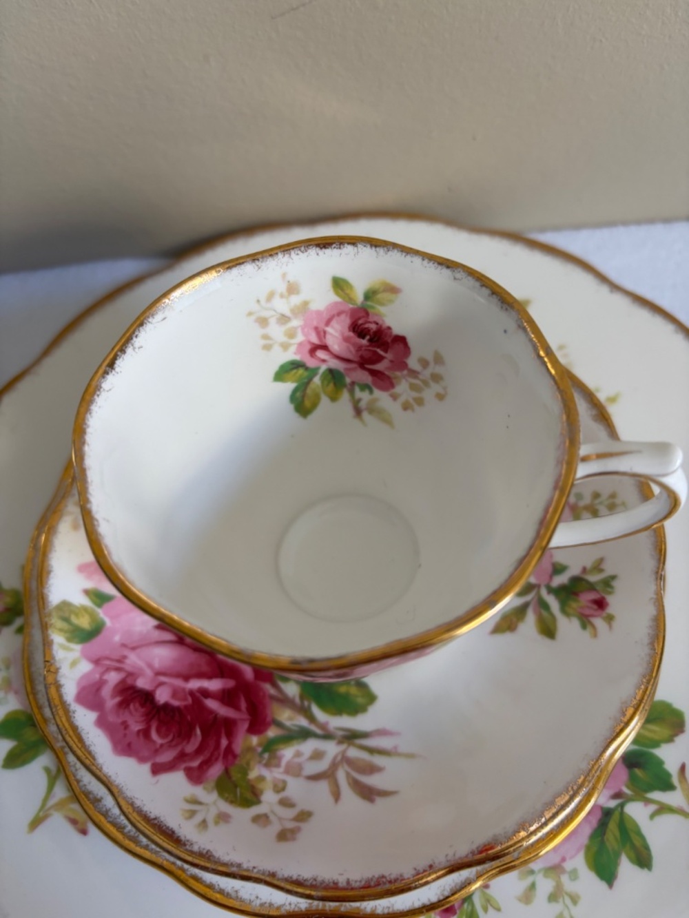 Royal Albert American Beauty Luncheon Set - Picture 4 of 6